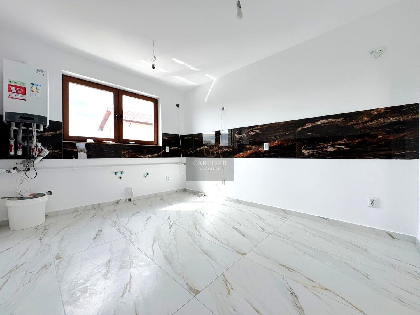 CASĂ + GARAJ | 5 CAMERE | BERCENI | - Poză 9