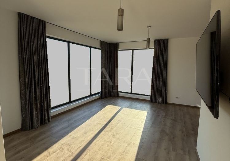 Casă cu 5 camere - Poză 3