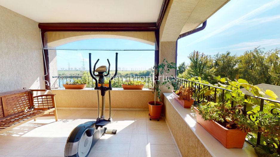 Proprietate de Excepție: Vilă Individuală cu Deschidere la Lac - Poză 4