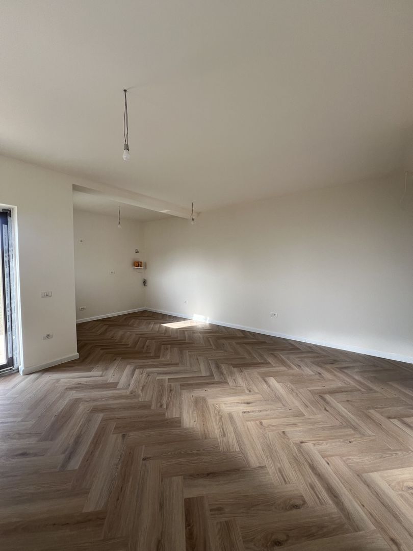 Casa pe parter 3 camere - Poză 1