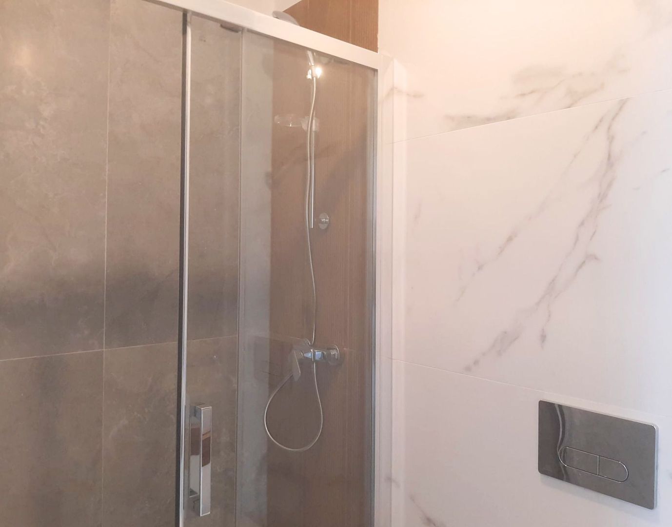 Un Apartament Pentru O Viață Bună  Coresi  2025 - Poză 23
