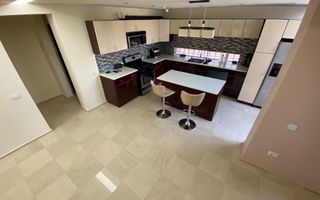 VILA CU 5 CAMERE zona Mircea Cel Batran - Poză 5