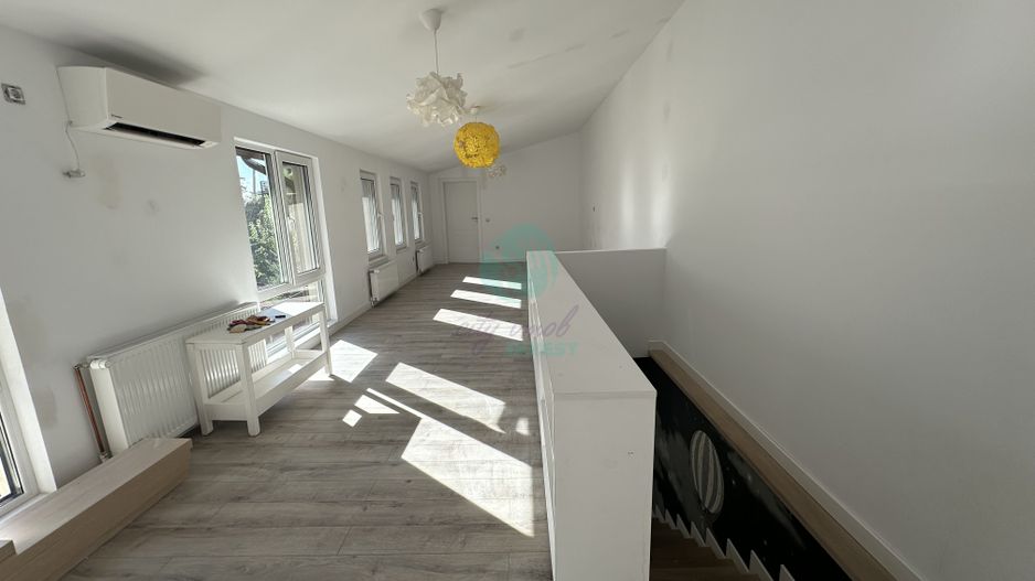 Casa cu o CURTE LIBERA genroasa - Poză 6