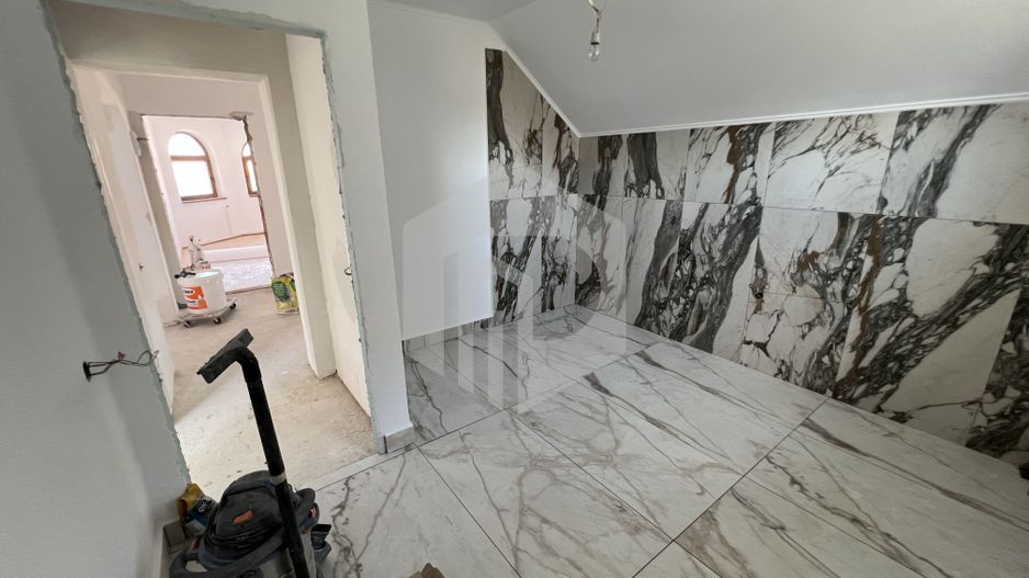 De vanzare casa renovata- 2 cladiri- Zona Moldoveanu-- 400 mp utili - Poză 17