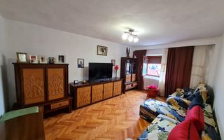 Apartament 3 camere, Decomandat, 69 mp, Zona Cetate - Poză 1