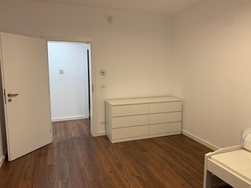 Apartament in vila cu curte  Dumbravita - Poză 16