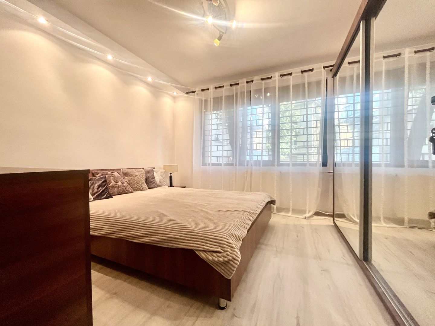 Apartament 3 camere, modern si spațios, zona Centrala- Take Ionescu - Poză 2