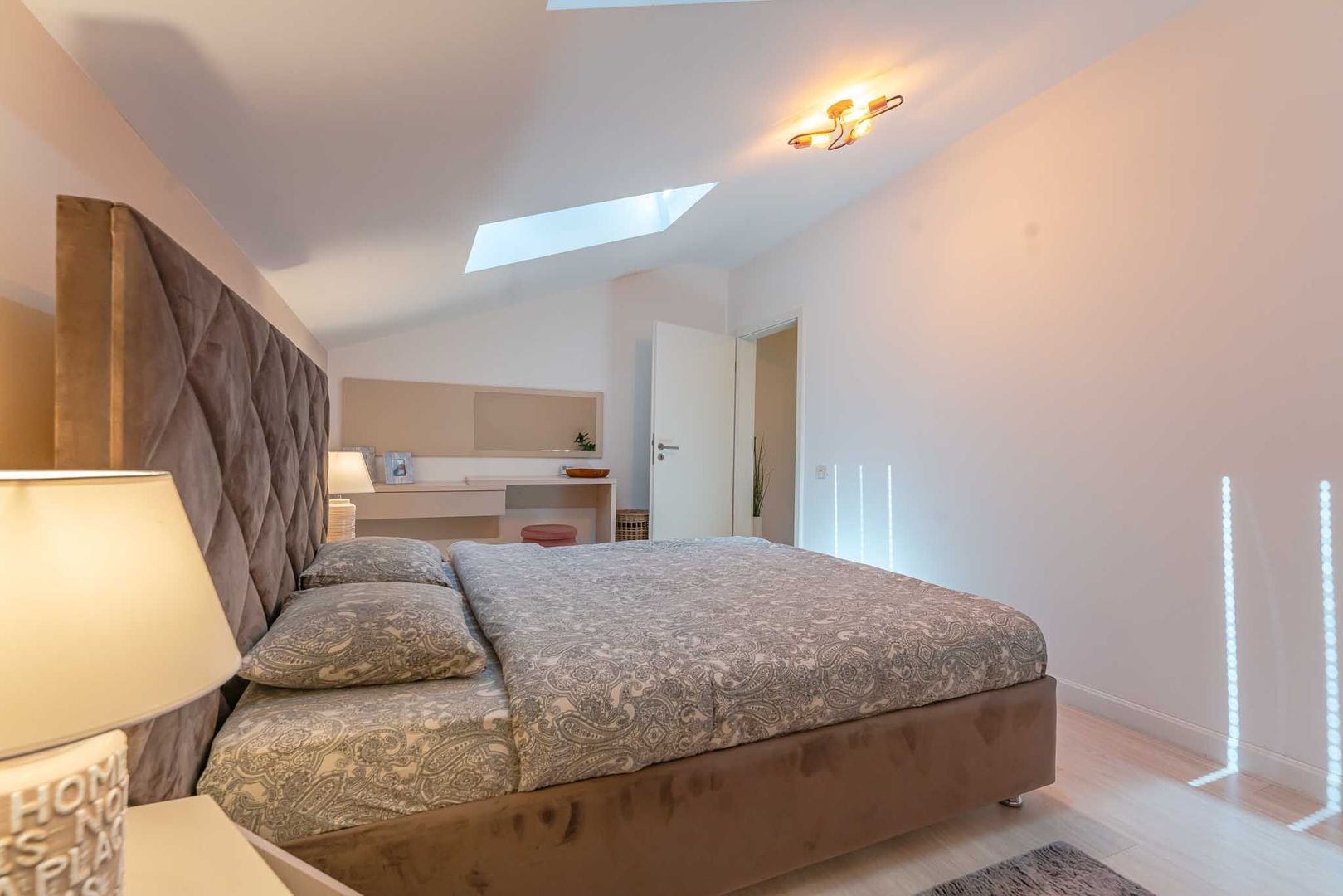 Locuință modernă cu loc de parcare, disponibilă în Sânpetru Residence - Poză 15