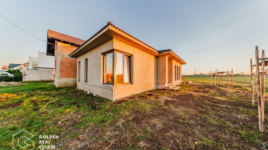 Casa la rosu, 3 camere, constructie 2025, cartier nou din Fantanele - Poză 2