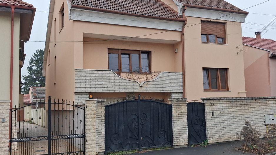 Casa RENOVATA partial 8 cam 6 ari 550mp garaj ANA IPATESCU. - Poză 1