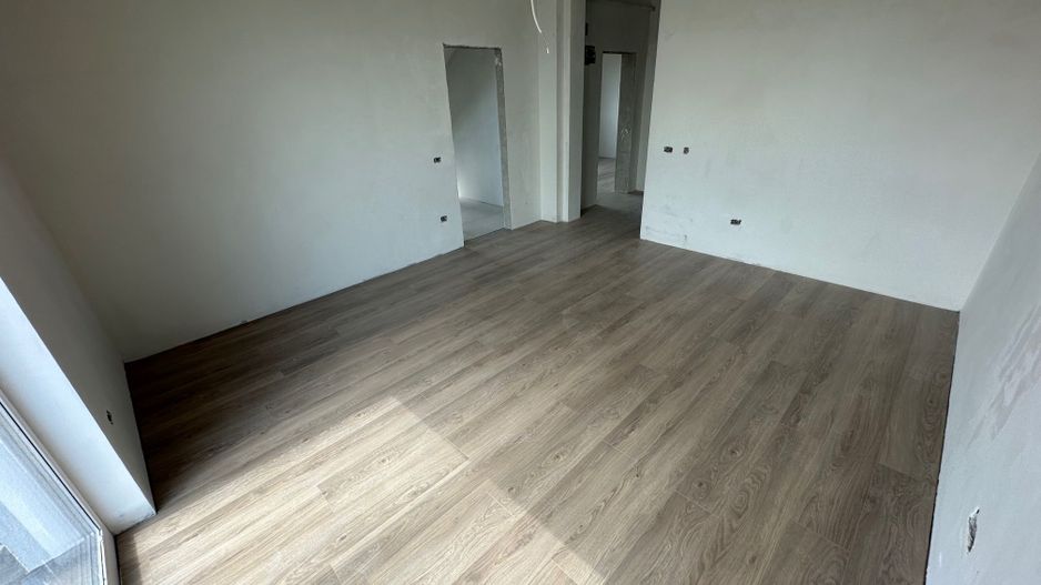 Apartment bloc nou cu lift si loc de parcare inclus - Poză 2