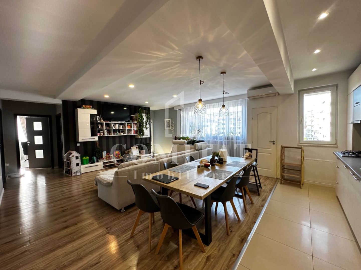 Apartament 3 camere | Loc de parcare | Zona Eroilor-Floresti - Poză 2