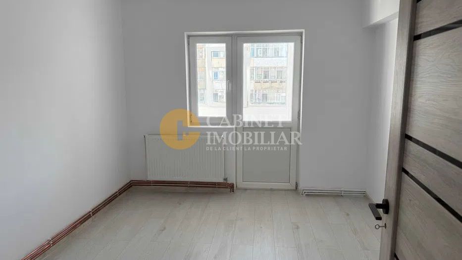 2 Camere Decomandat- Renovat-Etaj intermediar-Dacia/Bicaz - Poză 1