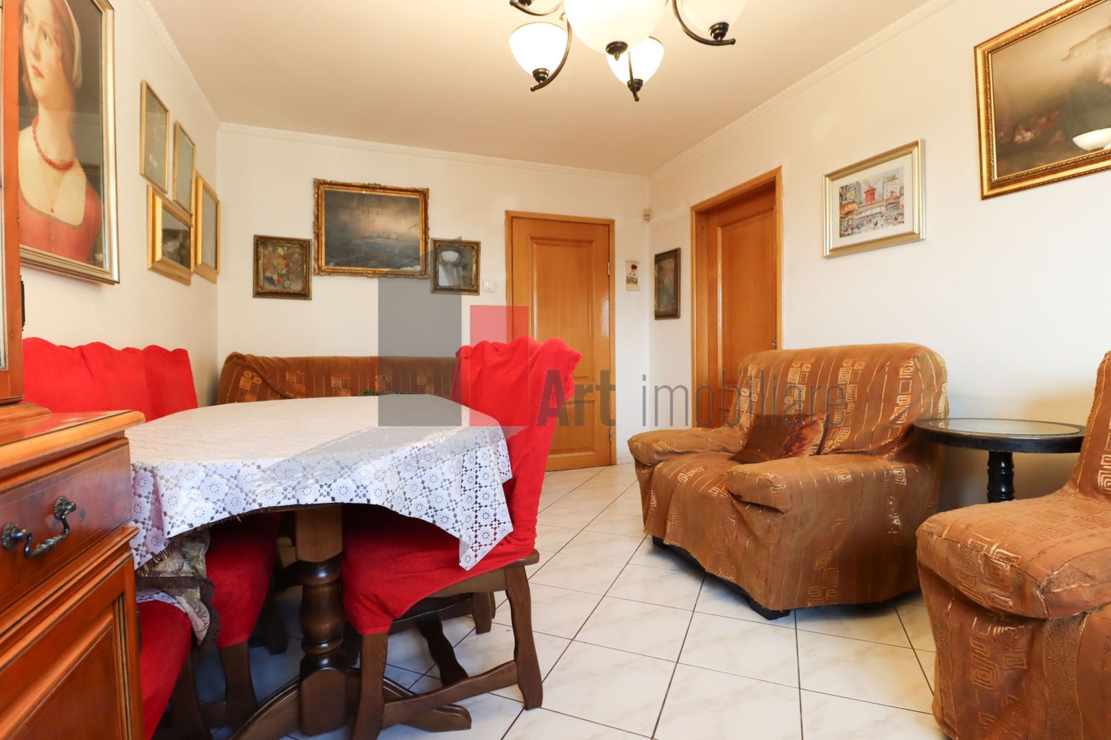 Apartamentul "SUPERMETO", BLOC STRADAL, REABILITAT - Poză 4