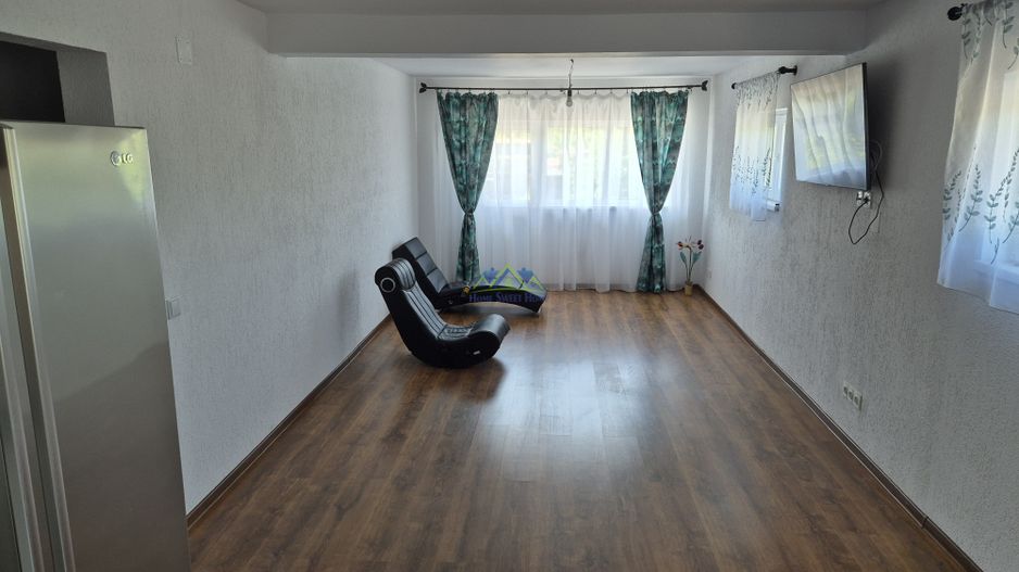 Vand casa 8 camere, 5 bai, 2 garaje, teliucul inferior, teren 1767 mp - Poză 9