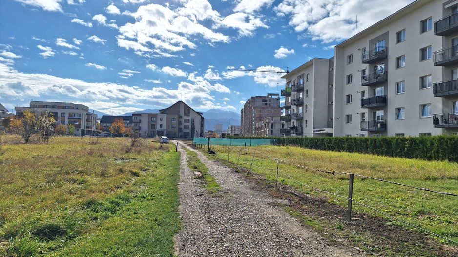 Inchiriere teren 1000mp in zona rezidentiala din Tractoru, 500 euro/luna - Poză 3