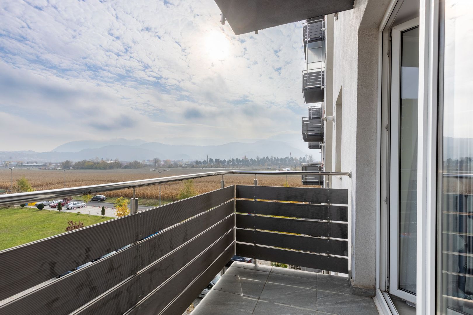 Oferim spre inchiriere apartament 2 camere etaj intermediar - Poză 1
