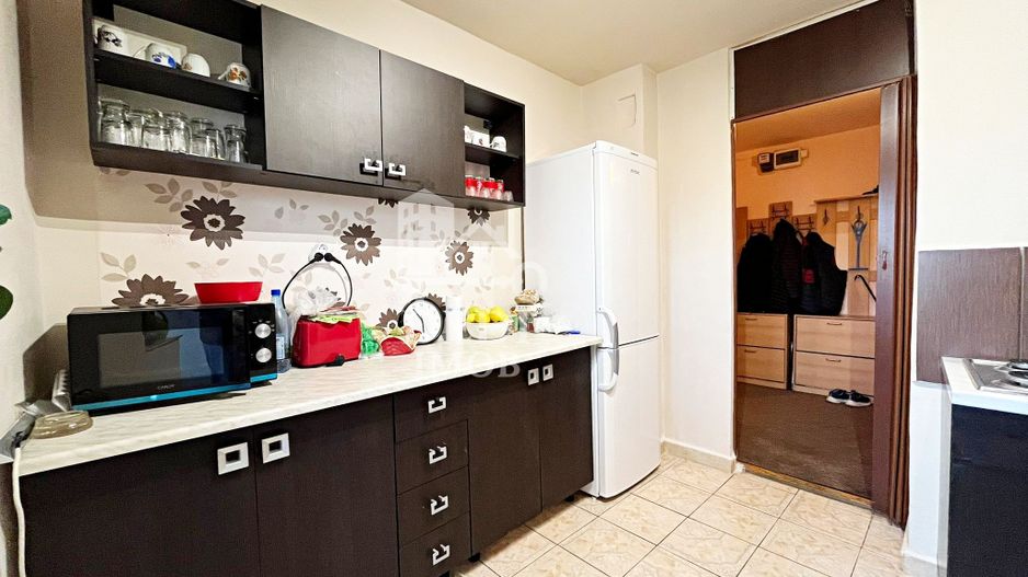 Apartament cu 3 camere de vanzare in zona Rogerius, Oradea - Poză 10