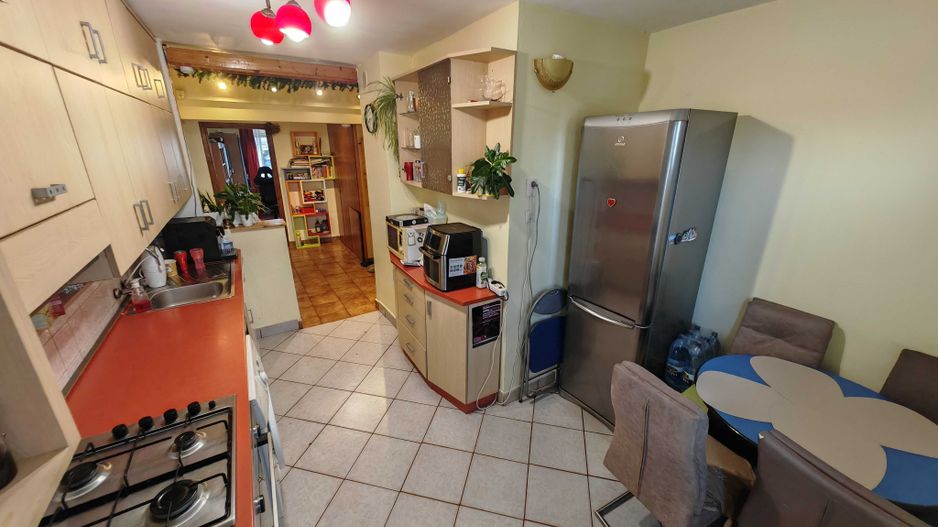 Apartament Spațios cu 3 Camere (76 mp Utili), 2 Băi și Vedere Însorită - Poză 6