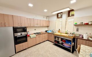 Piata Unirii Fantani Vila  500 mp utili curte 204 mp - Poză 20