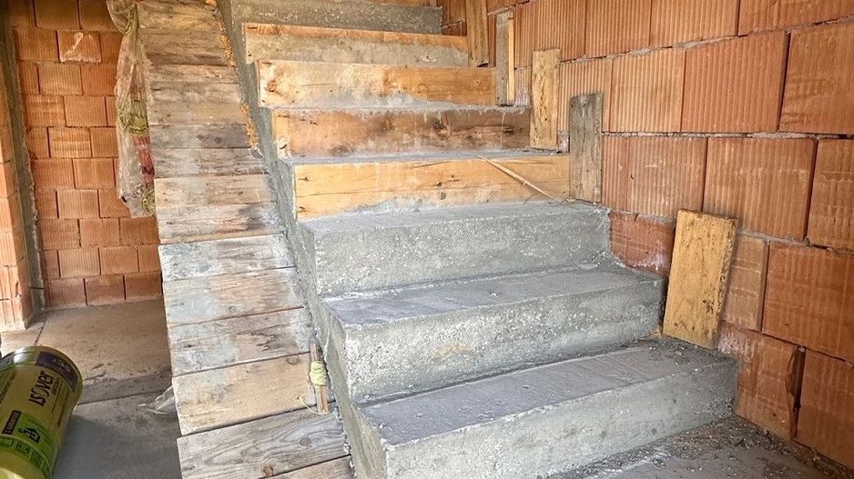 BRASADAS vinde casă la roșu în construcție in Vetis. - Poză 3