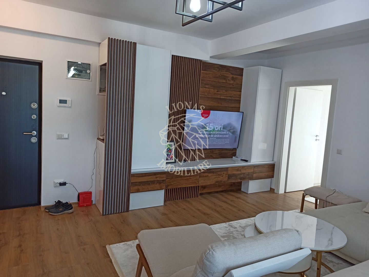 Apartament 2 camere-balcon 22 mp-parcare-lift-Zona Terra - Poză 2