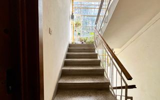 Tur virtual- 2 camere, primitor si luminos, cu garaj, in zona Centrala - Poză 33