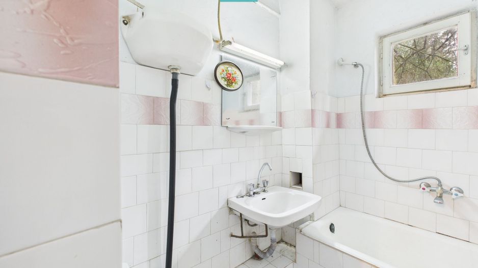 Casă P+E+M cu teren 8163 mp – Roşia Nouă (Petriş) - Poză 18