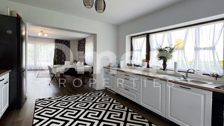 Casa de vânzare | 131 mp | 14 ari teren | 1.280 de euro / mp | Lapusel. - Poză 1