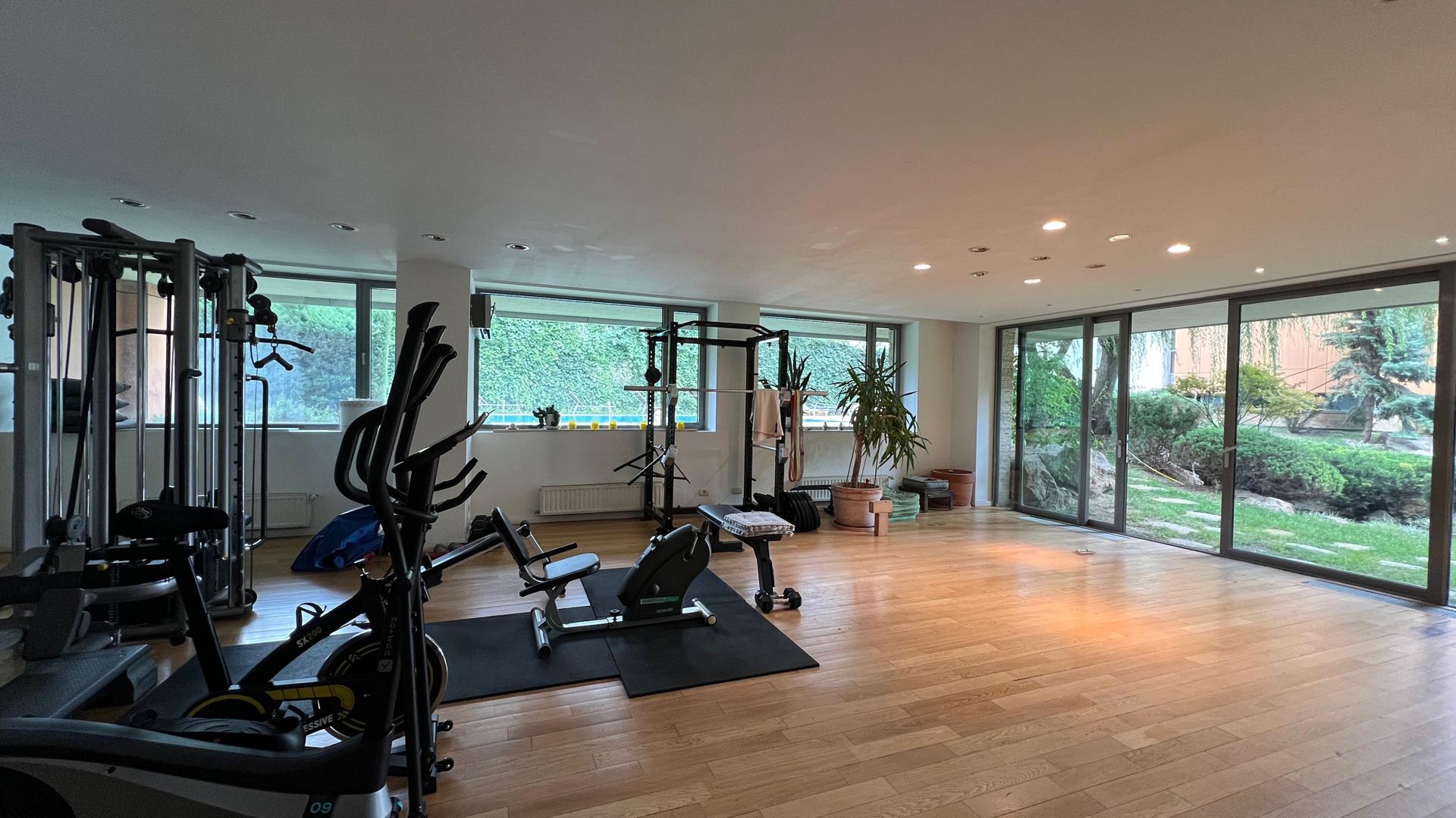 Penthouse 4 camere |  vedere catre lac | piscina privata si salata de fitness - Poză 18
