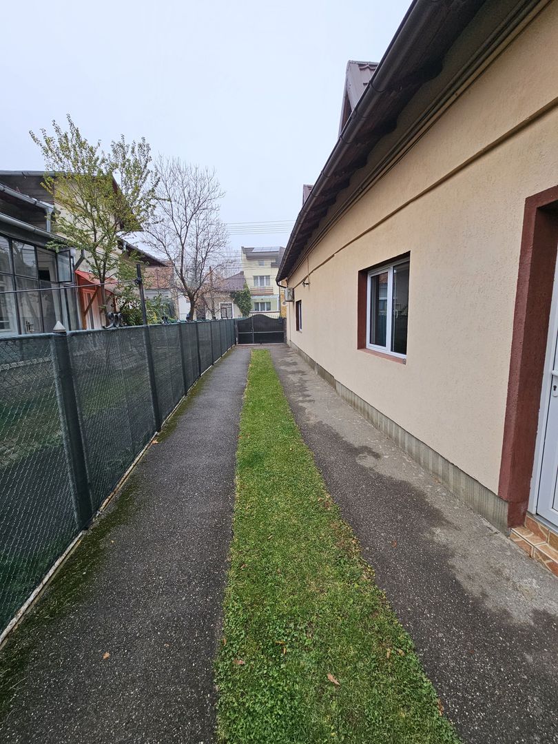 Spatiu de inchiriat 120 mp utili Campina central! - Poză 27