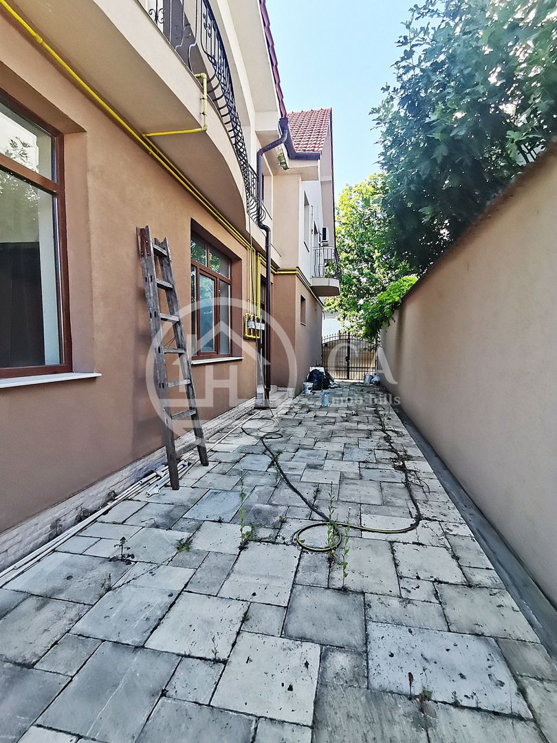 Casa de închiriat cu 7 camere în zona Dimitrie Cantemir, Oradea - Poză 27