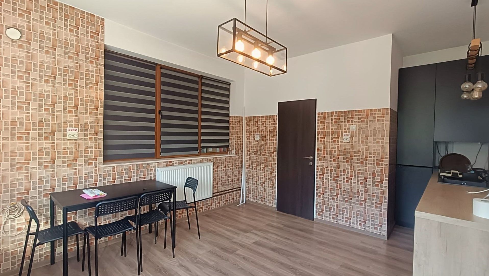 Spatiu de birou la casa cu curte si parcari - Poză 4
