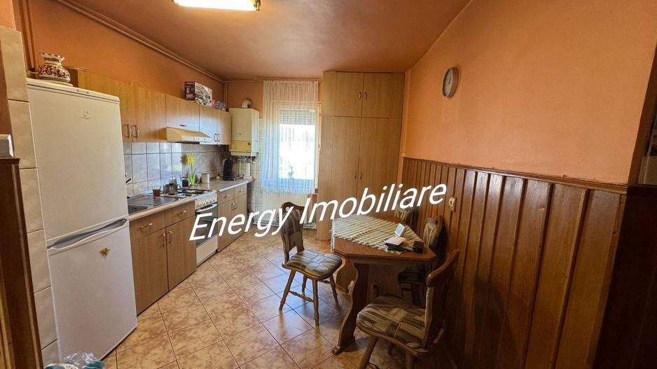 De vânzare apartament cu 3 camere în cartierul Tudor (Corina) - Poză 2