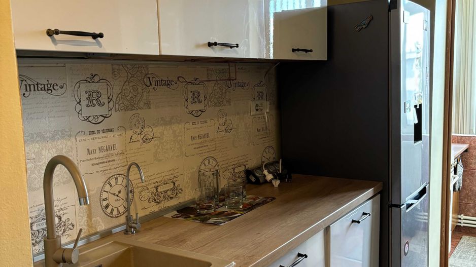 Apartament 3 camere decomandat, mobilat  utilat  Micro 17 Et. 4 - Poză 4