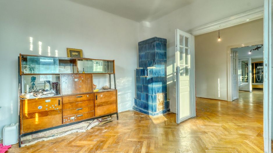 Centru- Casă boierească individuală- 5 camere si  451 mp teren - Poză 18