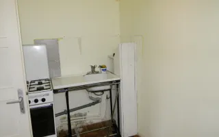 Proprietate cu 2 hale si casa la inchiriat,teren 1350mp - Poză 17