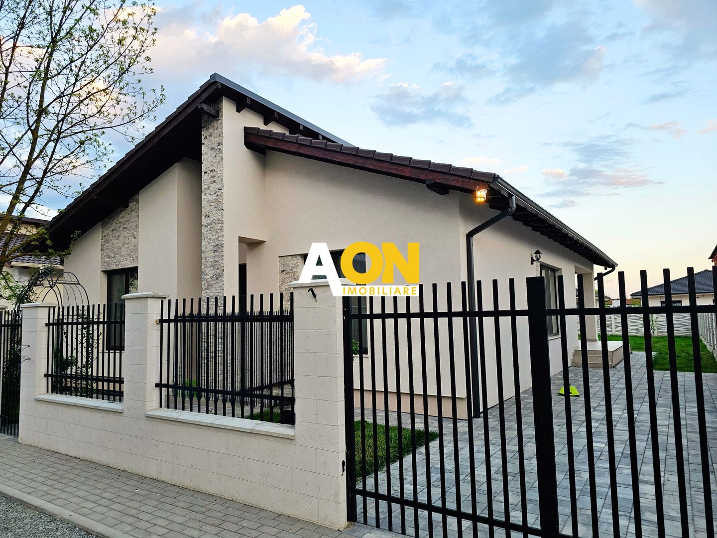 Casa 4 camere, 424 mp teren, partial mobilata, cartier Orizont - Poză 3
