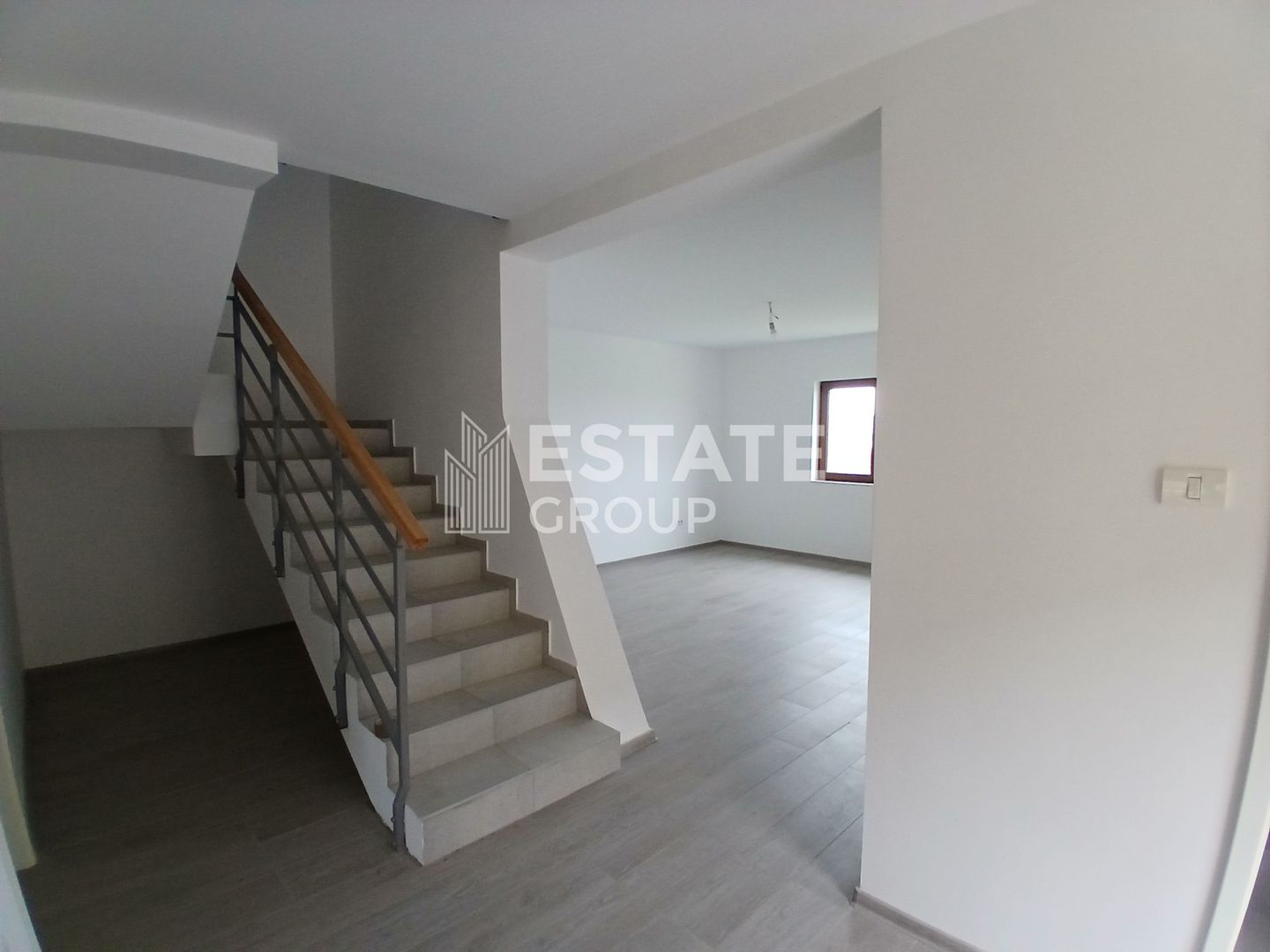 Duplex cu 5 camere in Dumbravita - Poză 6