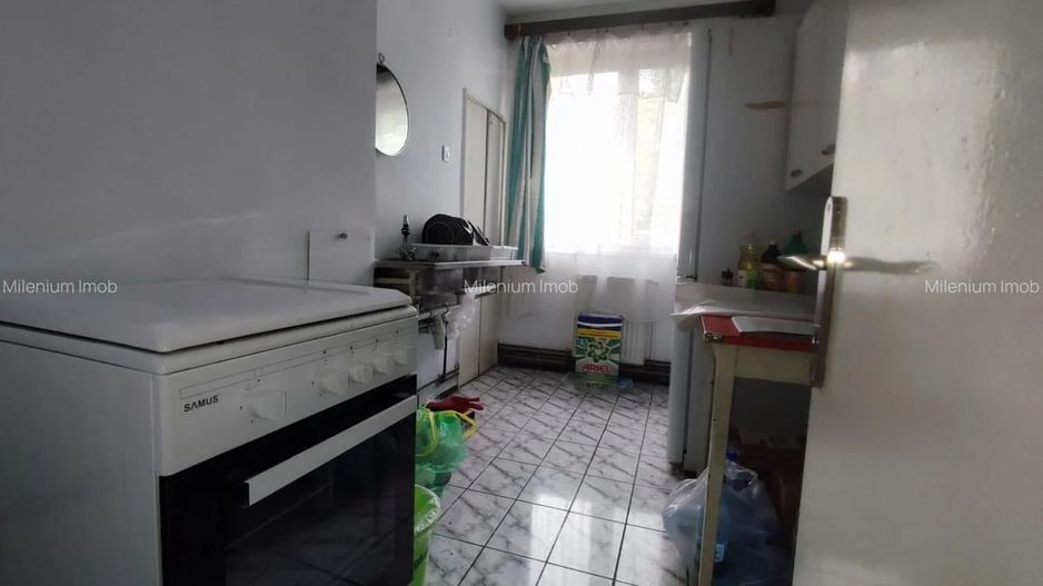 Apartament cu 3 camere, locatie deosebita, zona Spitalul Judetean. - Poză 1