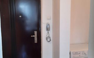 VANZARE GARSONIERA COMPLET UTILATA I LIBERA I ZONA BULEVARDUL GHENCEA - Poză 2