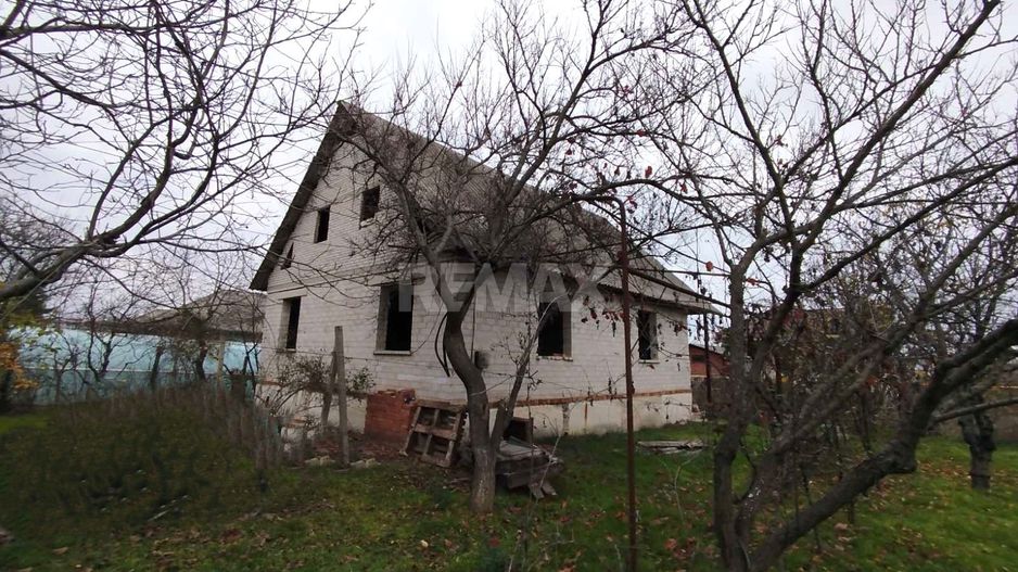 Casă cu 3 camere 106 m.p în com. Chetrosu, raionul Anenii Noi - Poză 6