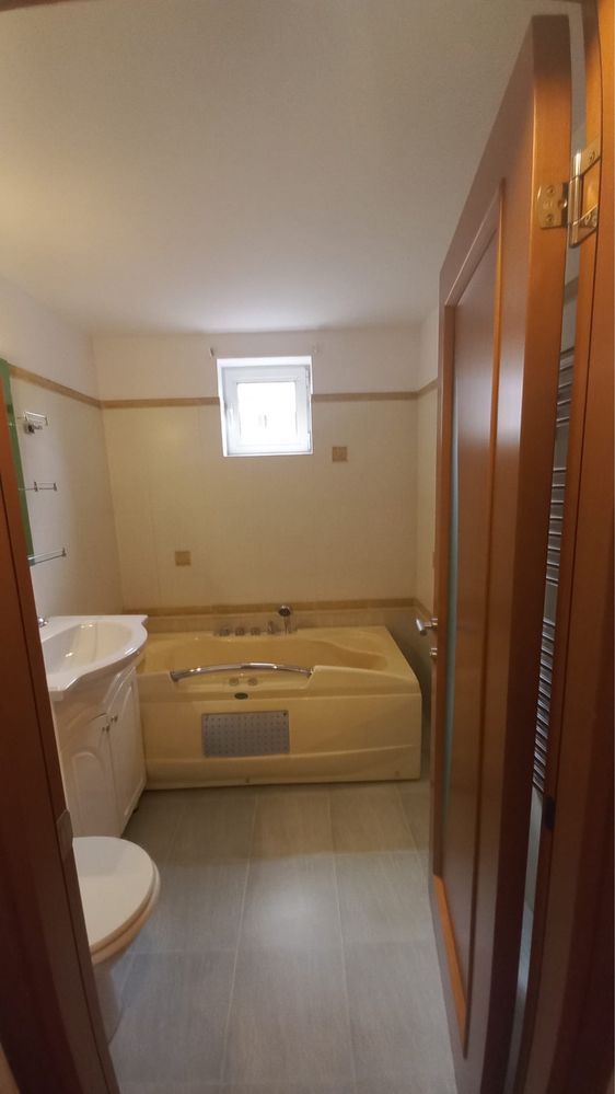 Apartament 3 camere /2 bai/ Centrala, Zona Stanjeneilor, Sp. Badgasar Arseni. - Poză 2
