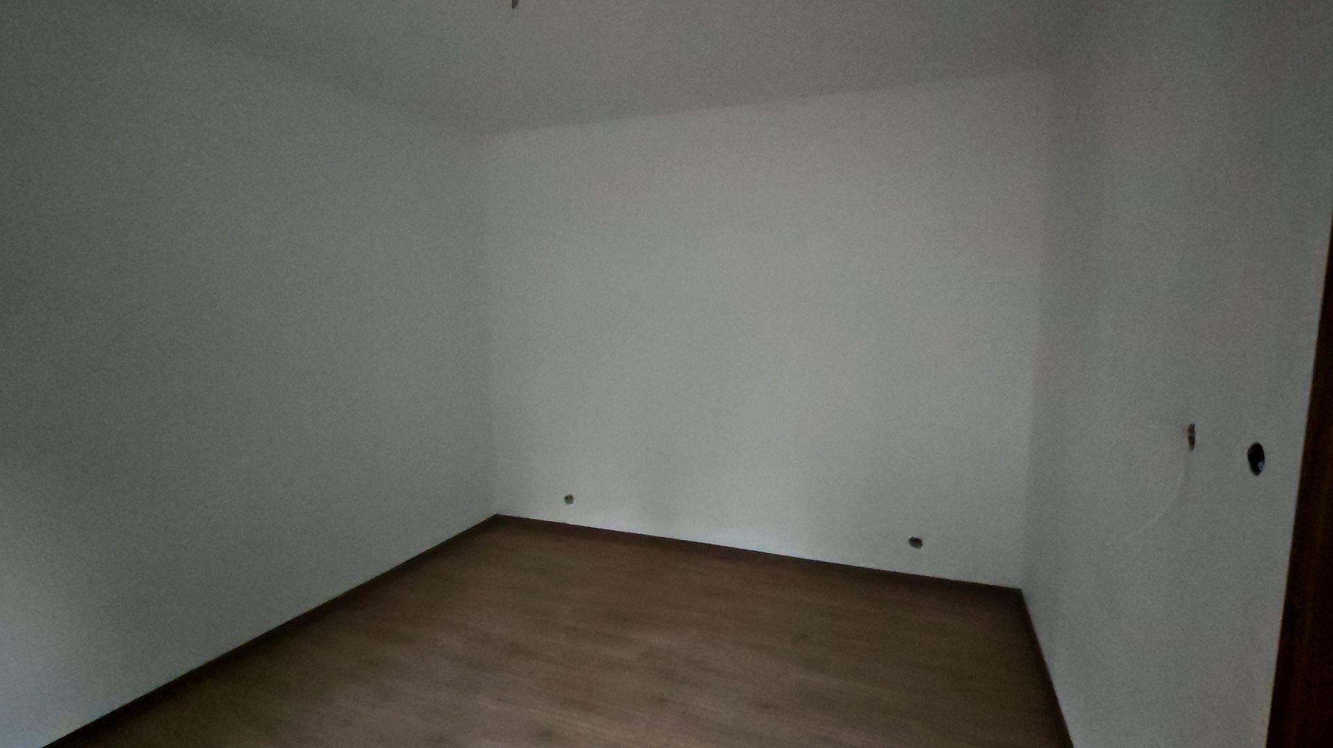 Corp de casa P+M 4 camere , ASTRA - Carpatilor -LIDL- ,curte comuna. - Poză 19