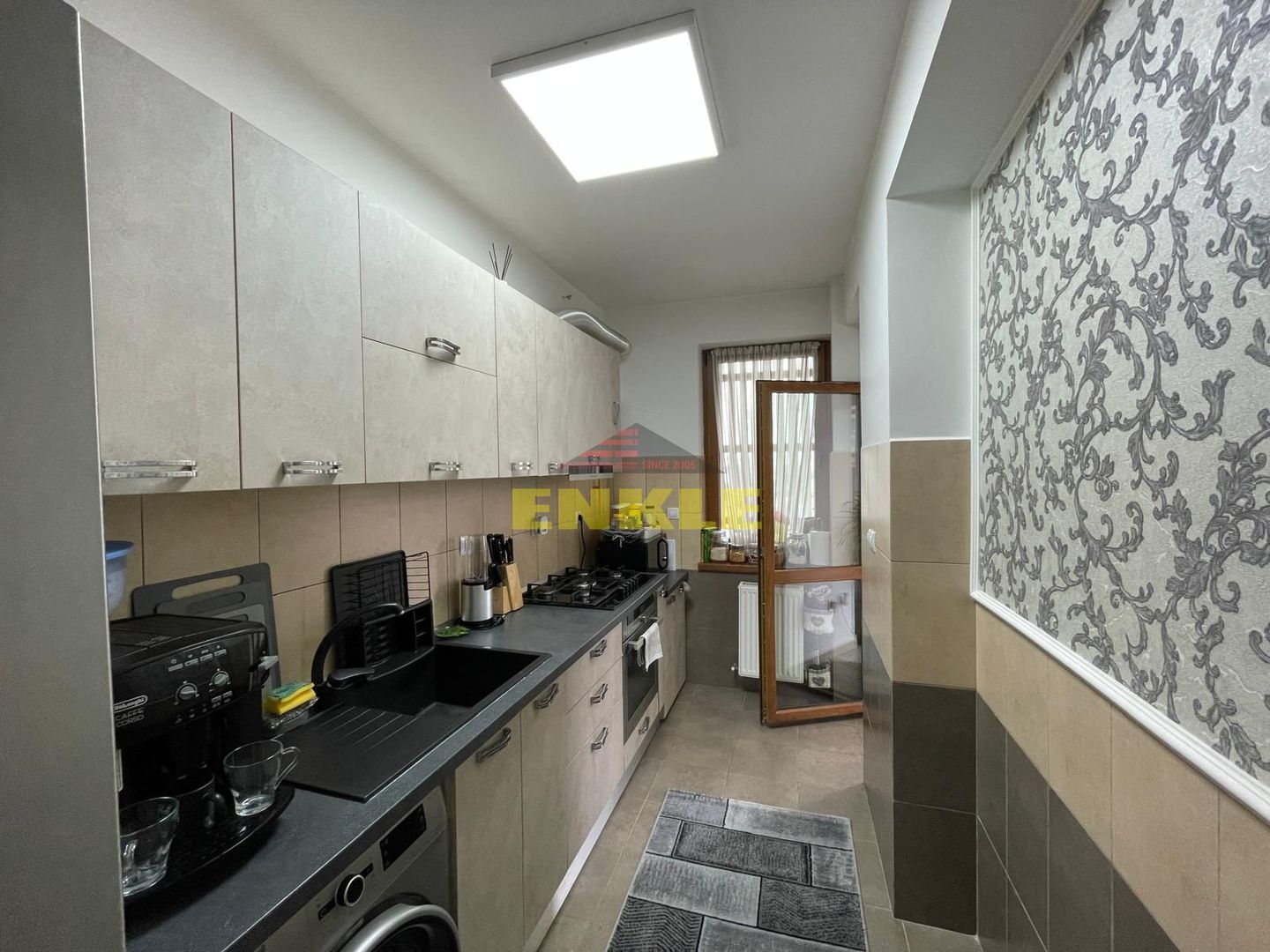 DE VANZARE APARTAMENT CU DOUA CAMERE IN BLOC NOU - Poză 5