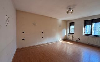 Apartament 4 camere, la curte zona Iosefin - Poză 1