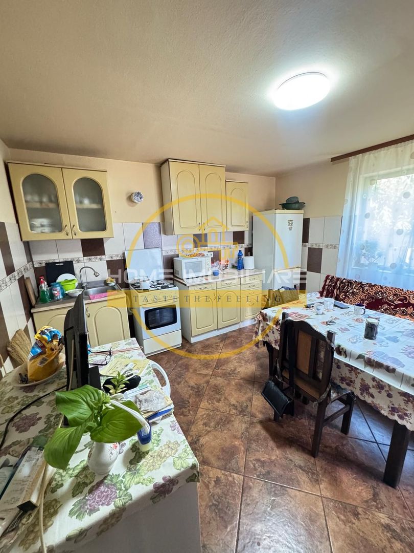 Casa de vanzare parter+etaj / 7 camere/ 1550mp teren+ 240mp utili+garaj / Dancu - Poză 8