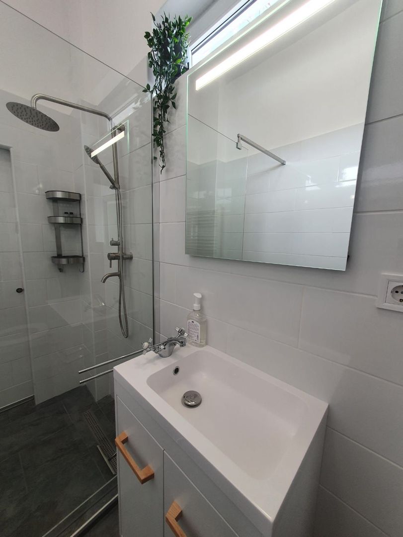 All-inclusive Studio Ultracentral Location - Romana - Poză 13