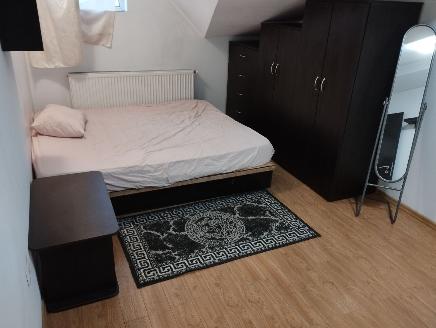 Garsoniera Mansarda Rezervelor Parcare - Poză 1