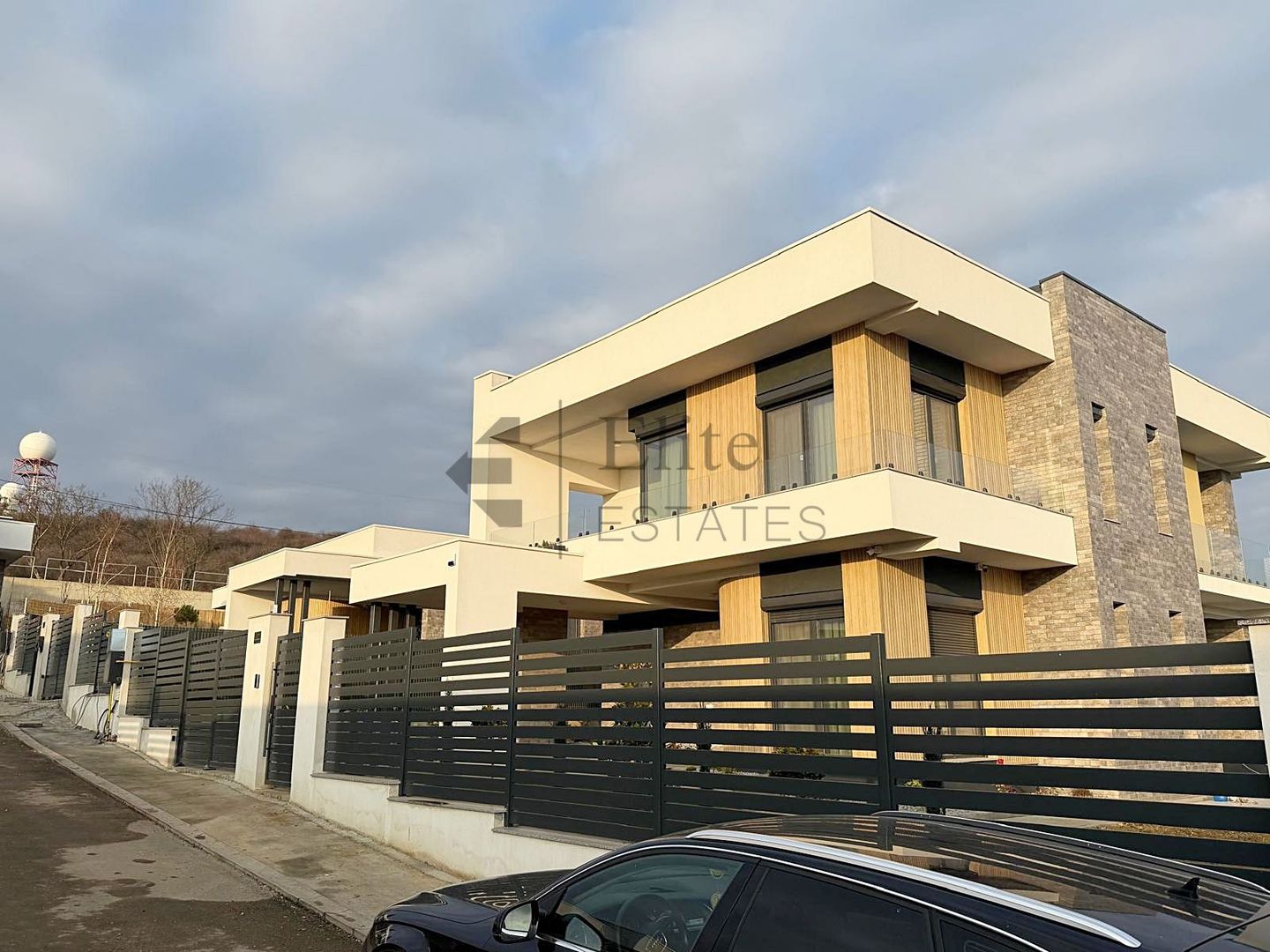 Vila / Casa de vanzare in Oradea, zona Dealuri - Poză 2